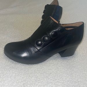 NEW Miz Mooz Black Bootie Size 39